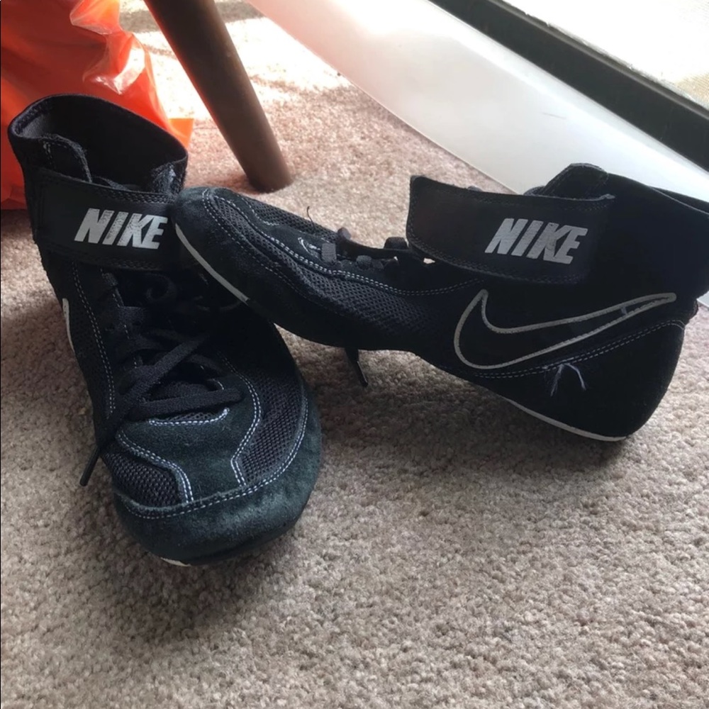 Nike wrestling shoes